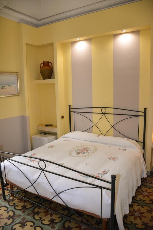 B&B Le Colonne Brindisi Dış mekan fotoğraf