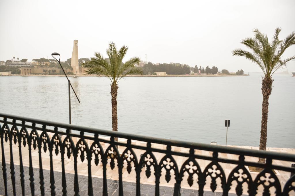 B&B Le Colonne Brindisi Dış mekan fotoğraf