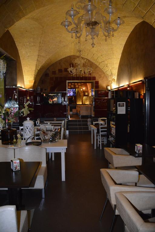 B&B Le Colonne Brindisi Dış mekan fotoğraf