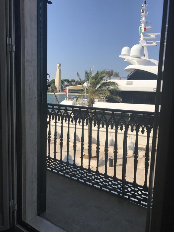 B&B Le Colonne Brindisi Oda fotoğraf