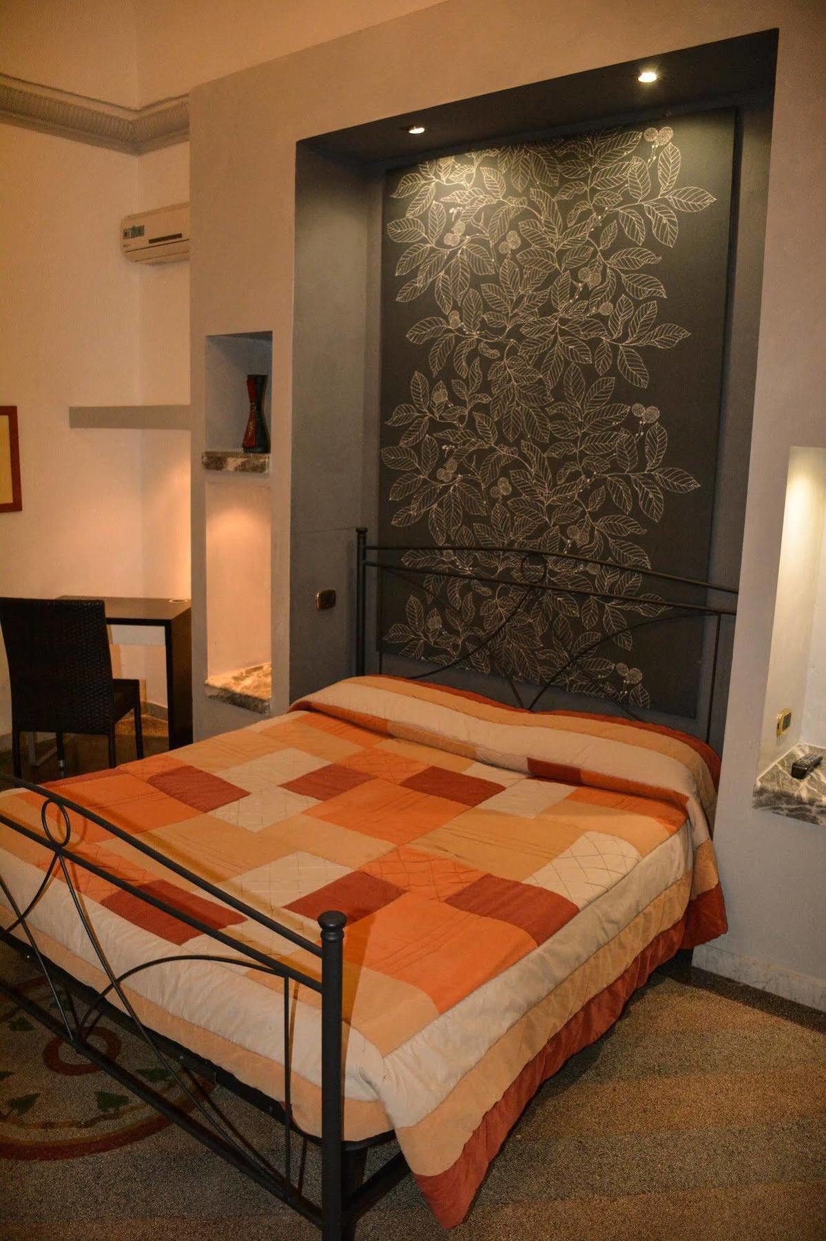 B&B Le Colonne Brindisi Dış mekan fotoğraf